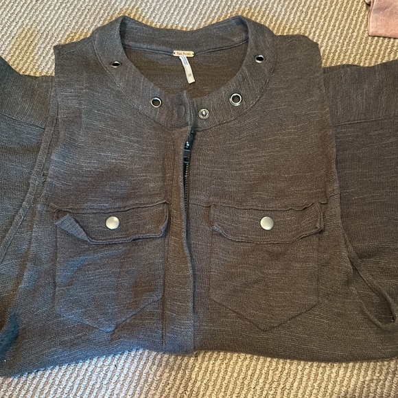 NWOT FREE PEOPLE highway knit stretchy long zip up vest in olive green XS - Picture 4 of 11